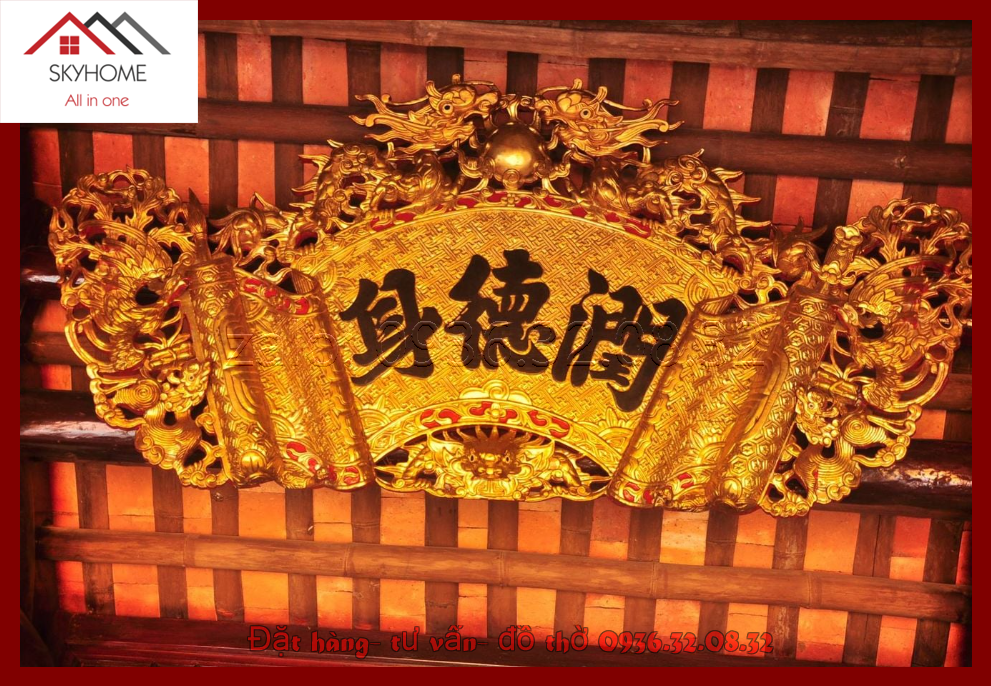 Hoành phi gỗ phòng thờ chữ Đức Nhuận Thân